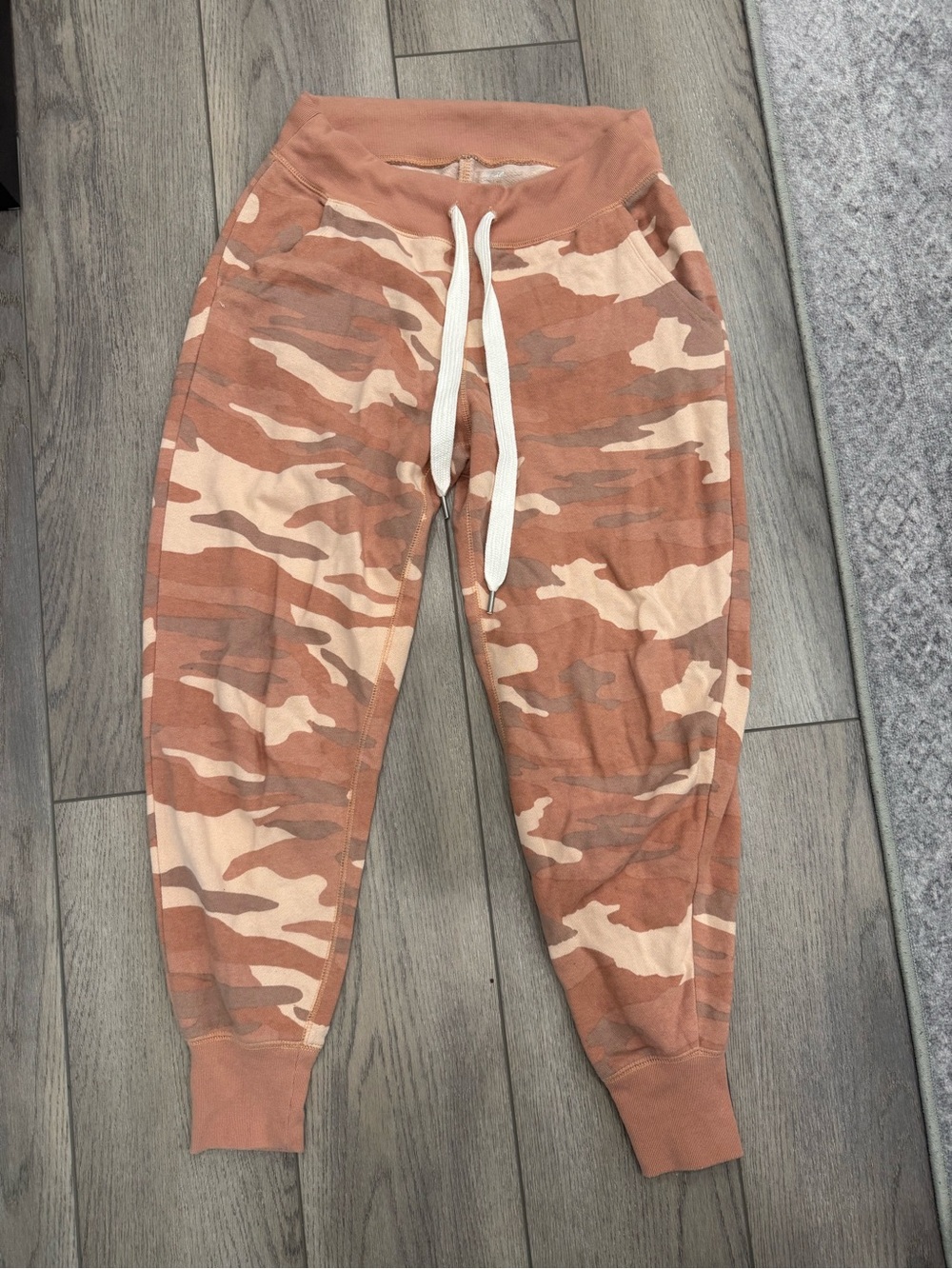 Aerie Rust & Cream Camo Joggers